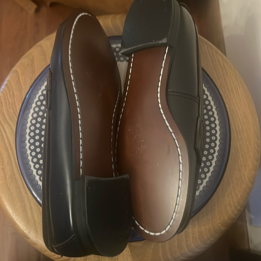 Woman’s penny loafers navy blue 7.5 M